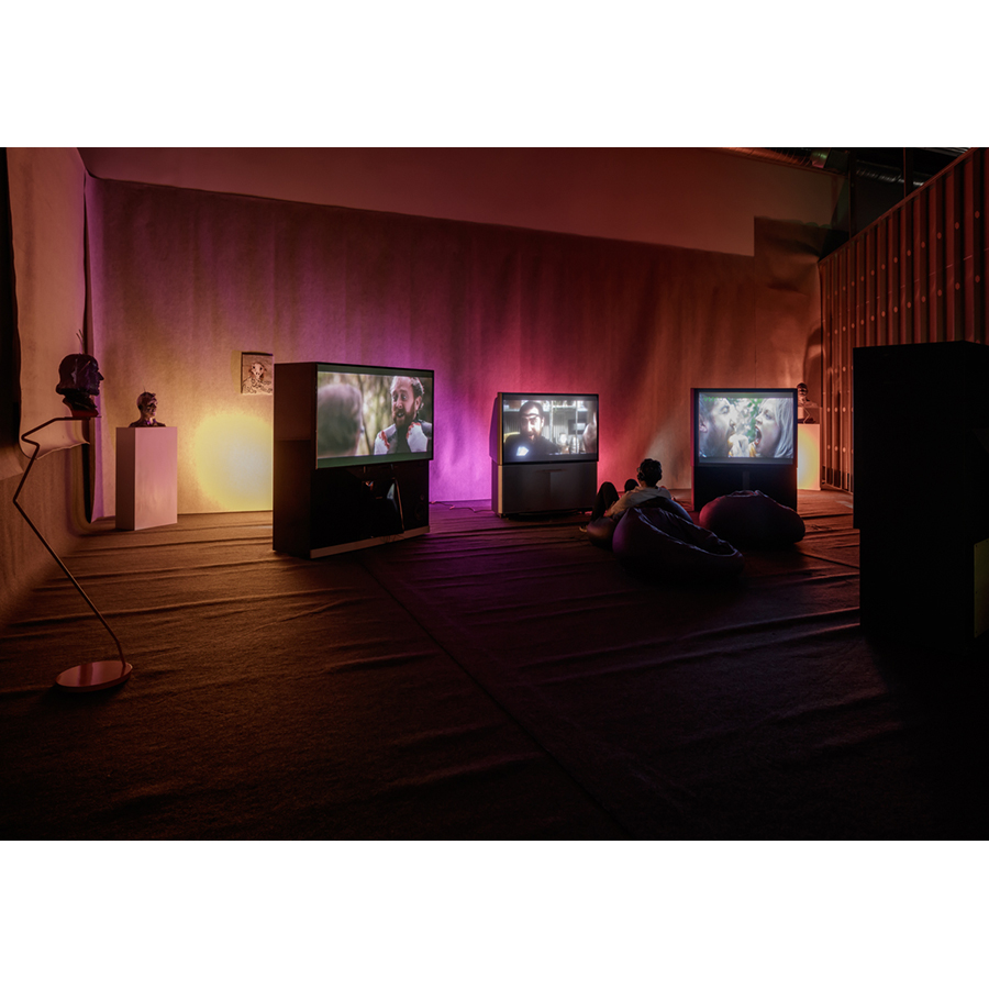 Nathaniel Mellors
Installation View
2016
Photo: Fredrik Nilsen Studio
